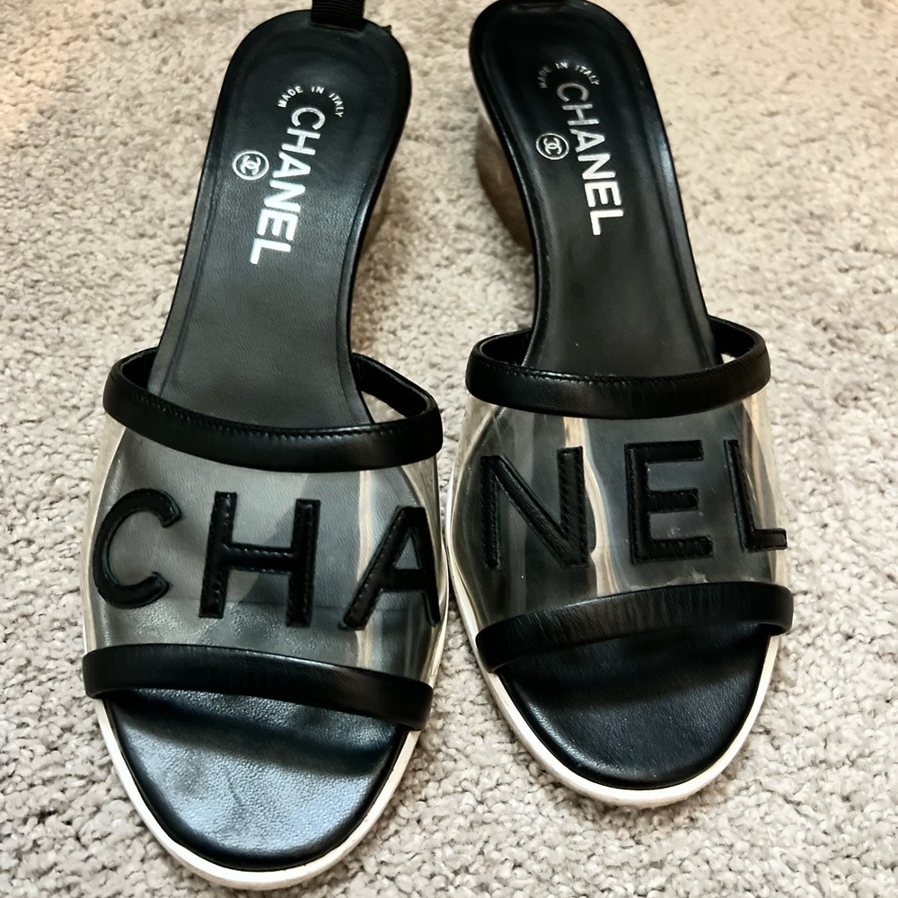 2019 Chanel PVC clear logo slides size 38.5